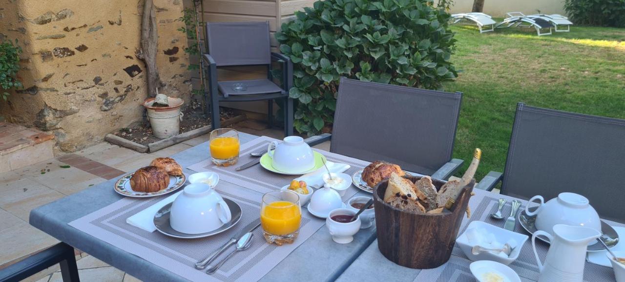 L'Amphitryon Hotell Coudray  Exteriör bild