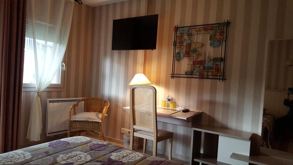 L'Amphitryon Hotell Coudray  Exteriör bild