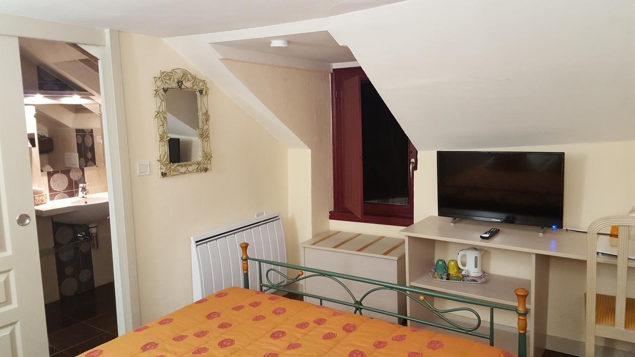 L'Amphitryon Hotell Coudray  Exteriör bild